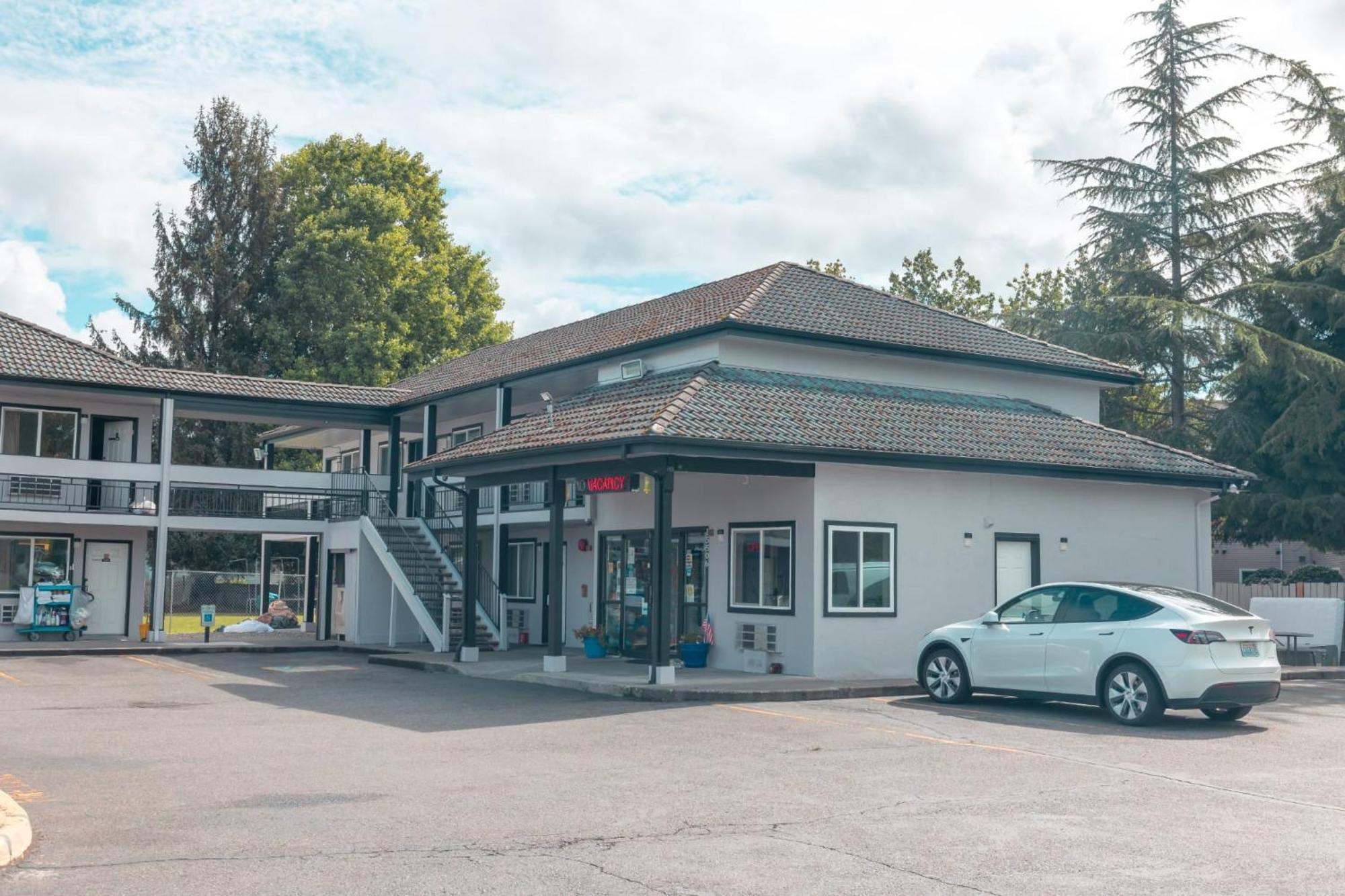 Sumner Motor Inn Exterior photo