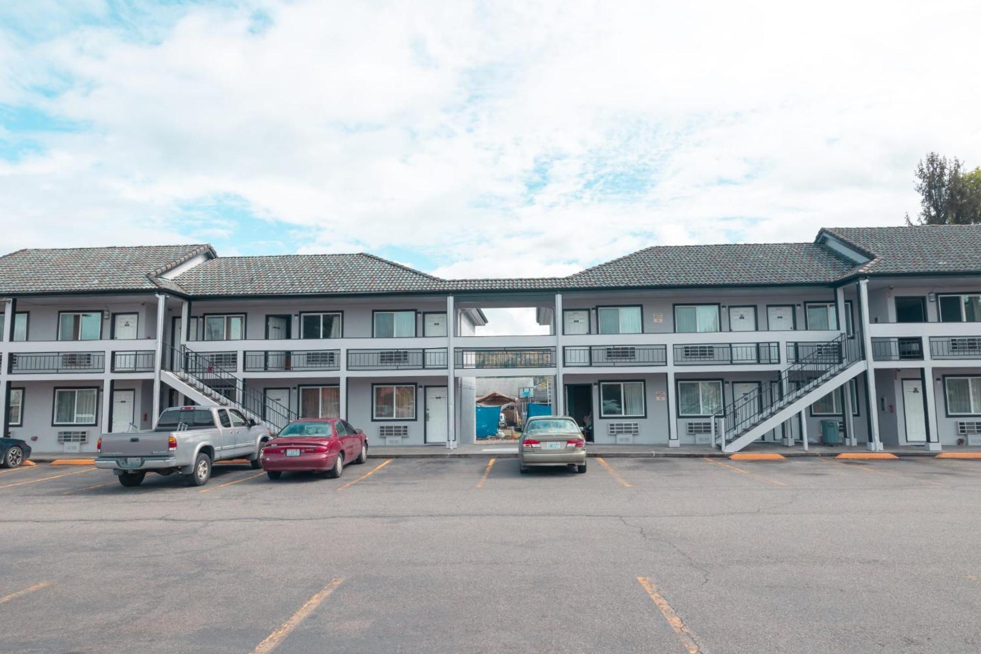 Sumner Motor Inn Exterior photo
