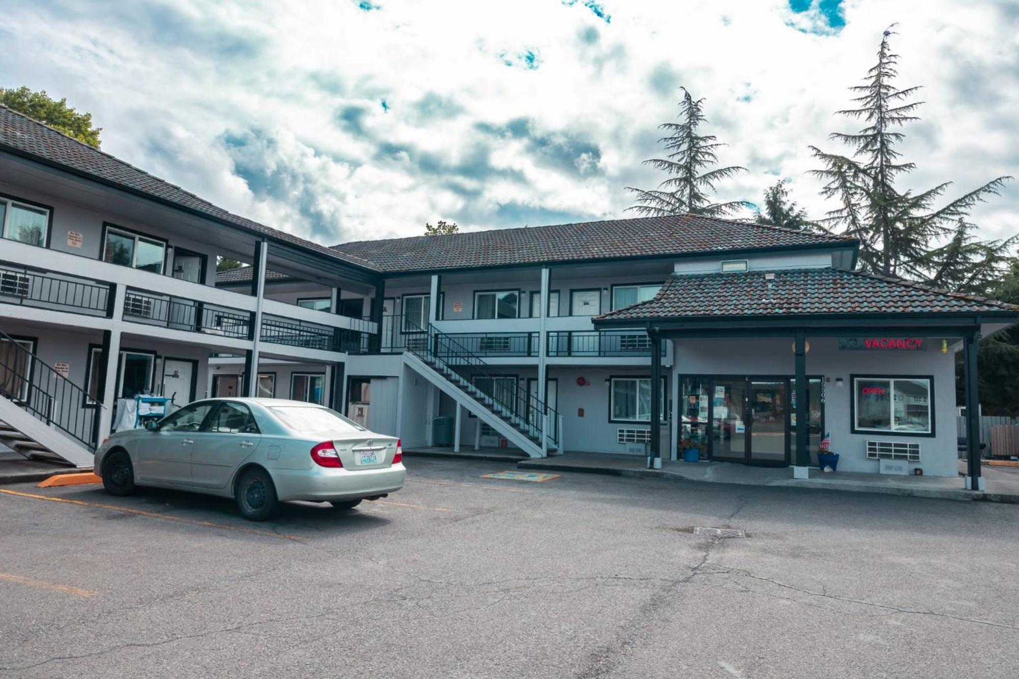 Sumner Motor Inn Exterior photo